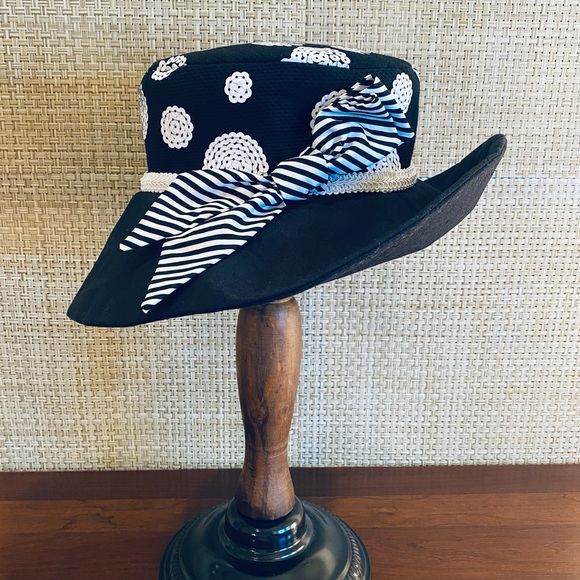 Paula Singleton Accessories Hpdesigner Extra Wide Brim Black White